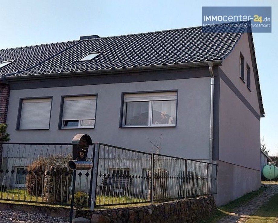Bild... Doppelhaush�lfte Casekow
