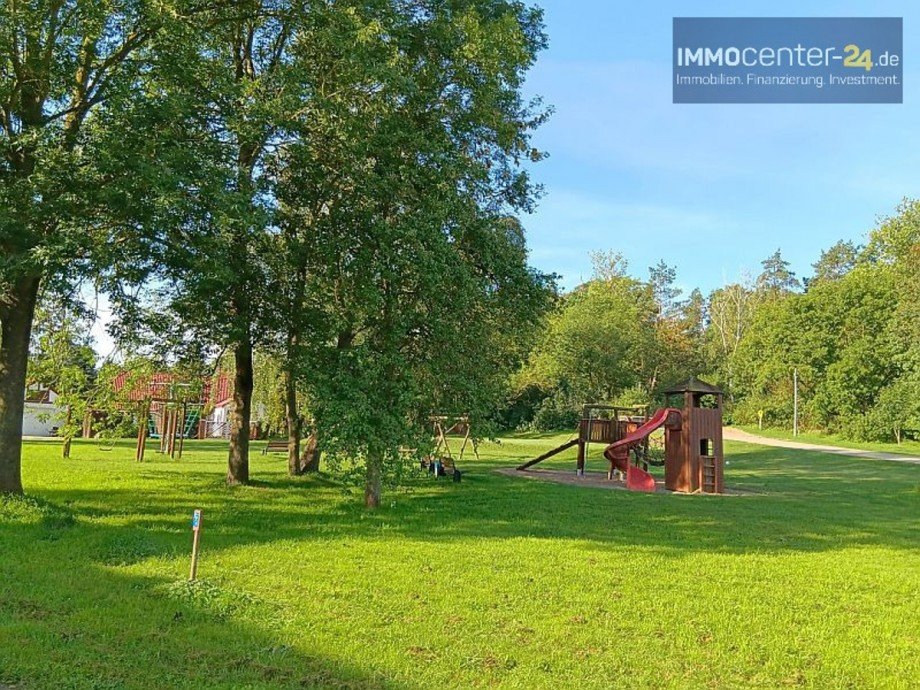 �ffentl. Spielplatz direkt gegen�ber Einfamilienhaus Gartz